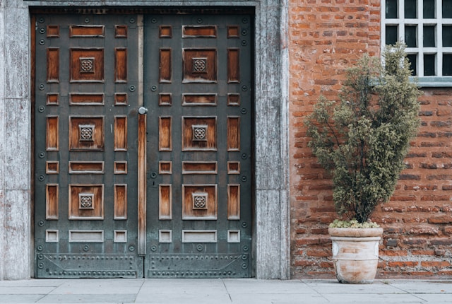 How Buyers Are Screened Before Receiving an IM